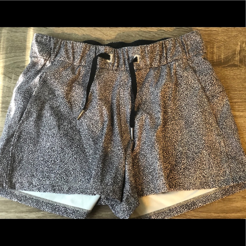 LULULEMON SHORTS